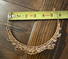 Load image into Gallery viewer, *OUTLET* Sera&#39;s Crown Replica